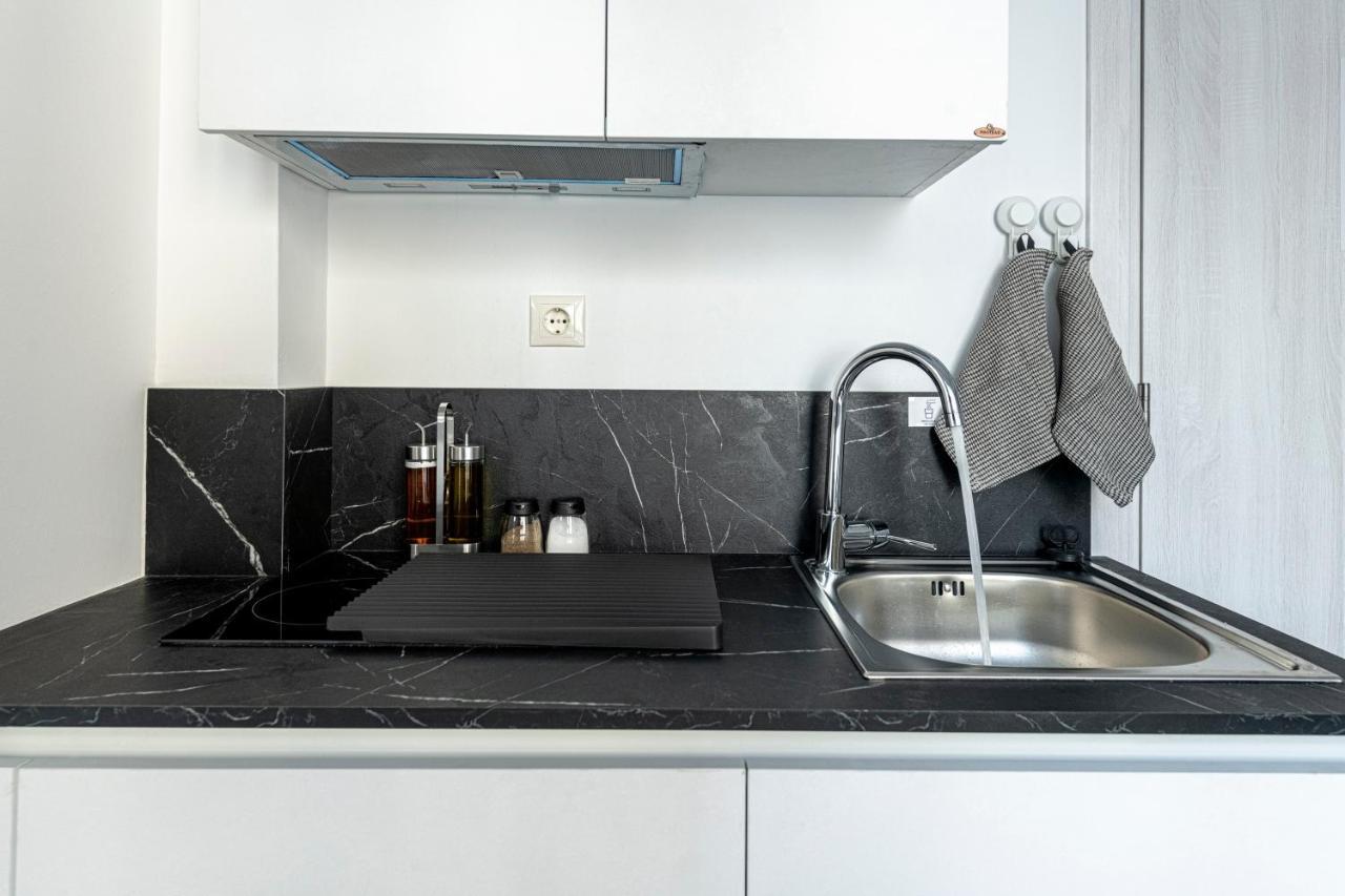 Phaedrus Living Executive Kriel Suites 001 Athens Ngoại thất bức ảnh